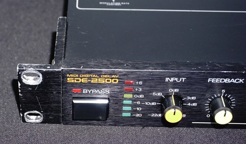 Roland MIDI Digital Delay SDE-2500 1U Rack Effects FX -100V - Picture 11 of 22