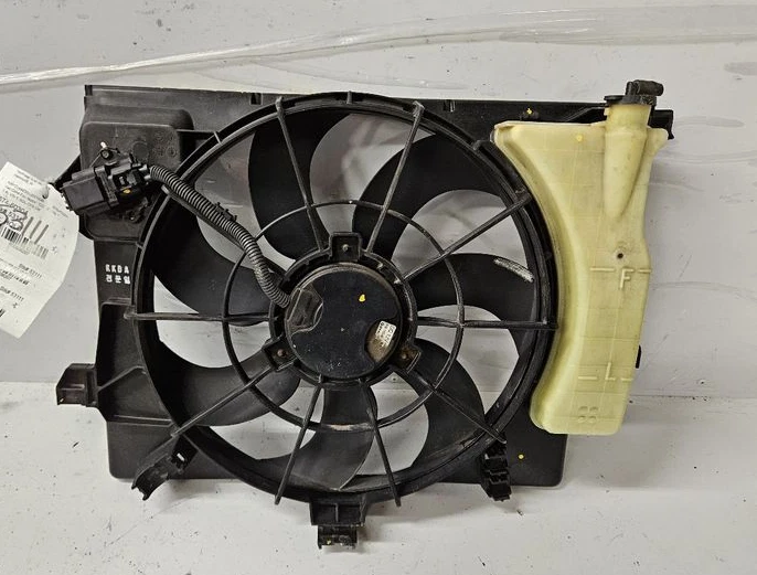 Conjunto de ventilador de refrigeración eléctrico Hyundai Veloster 2014-2017 Foto 2 de 2