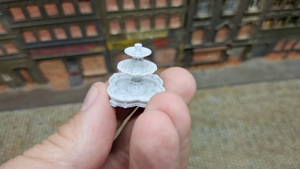1/160 Brunnen aus "Marmor" (groß) Statue für Stadt Diorama für Spur N - Bild 2 von 3