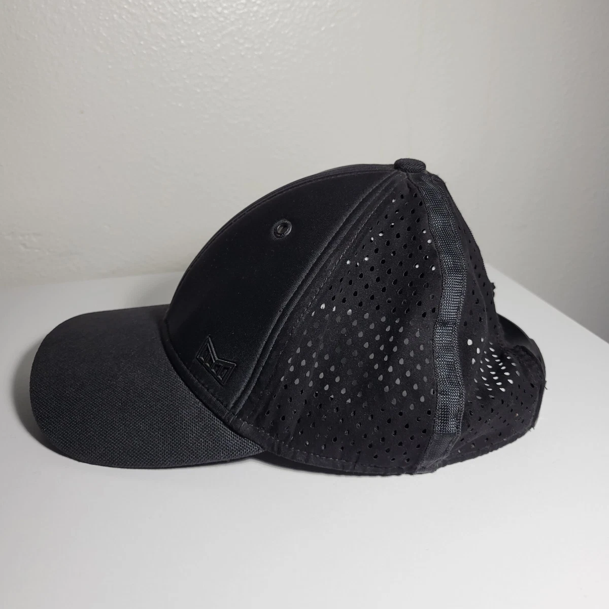 Melin Trooper Black Mesh Performance SnapBack Hat Mens Casual Comfort Nylon Golf