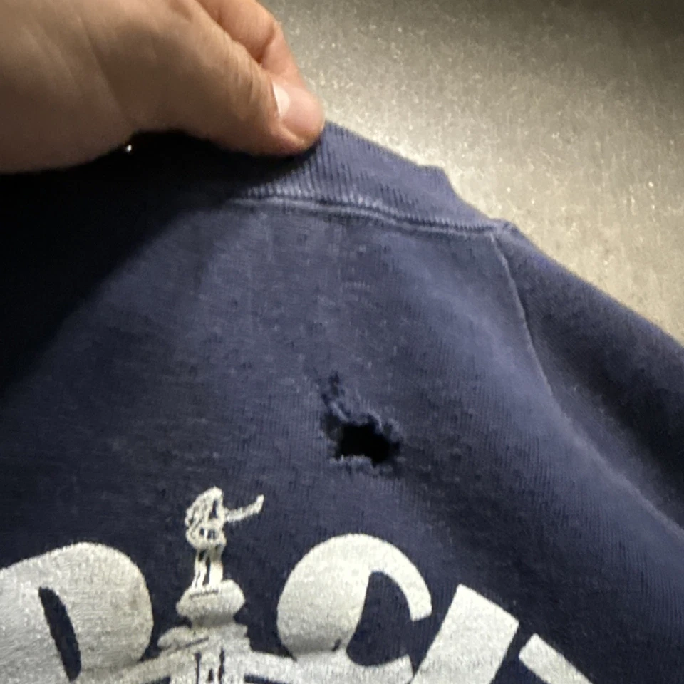 复古 70 年代运动衫 Mad City Madison Wisconsin 尺寸 L Distressed  — 第 4/4 张图片