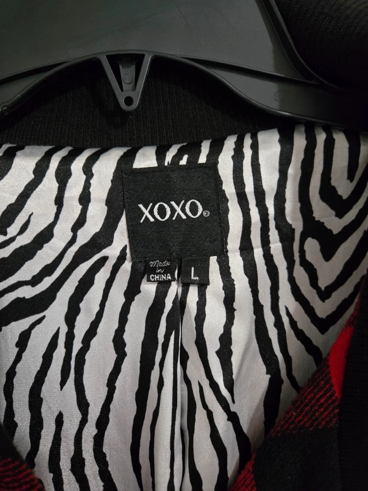 Gabardina XOXO mezcla lana talla grande roja negra a cuadros con cinturón Foto 3 de 4