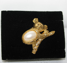 Brooch Pin Nature Animal Koala Bear Joey AVON Vintage Gold-tone Pearlized Jewel