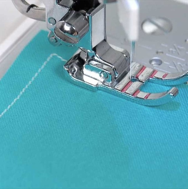 SINGER GENUINE 1/4 Inch Piecing Feet Foot for 221, 222, LowShank