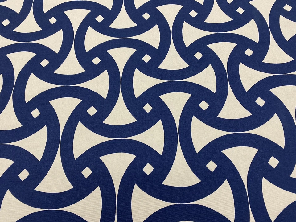 Tela geométrica para exteriores Schumacher - Estampado Santorini / Marina 3,50 yardas 174300 Foto 2 de 4