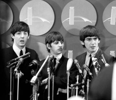 The Beatles New York after their arrival for their first tour 1964 Old Photo 1