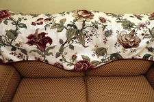 Waverly Home Classics scalloped lined valance 80" x 21" Burgundy vine floral
