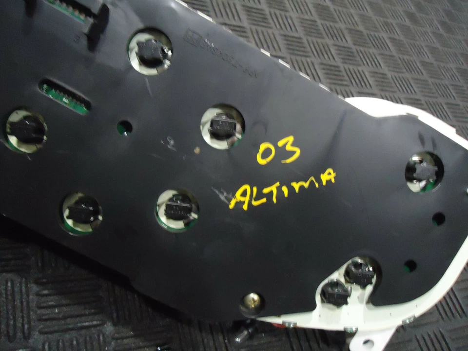 2003 Nissan Altima 2.5L A/T painel de instrumentos velocímetro - Imagem 2 de 4