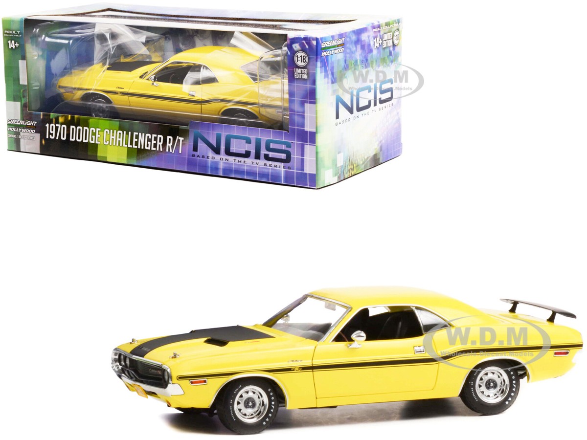 ミニカー 1/18 1970 Dodge Challenger R/T Amazon.com: 1970 Challenger R/T Yellow with Matt Black