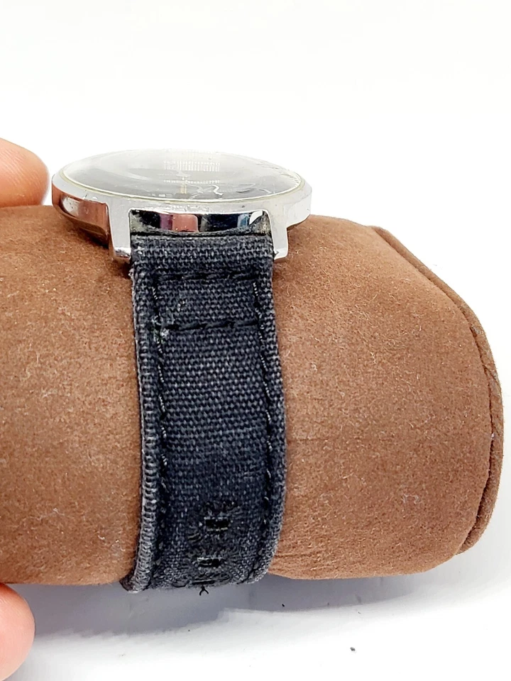 Reloj rastreador de actividad Withings HWA01 esfera blanca banda negra grande Foto 4 de 4