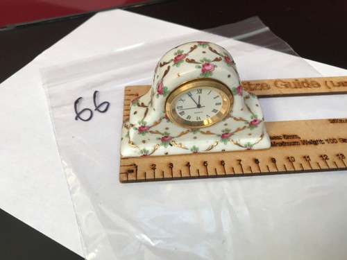 Miniature Quartz clocks and other makes. Over 100 clocks - Foto 130 di 470