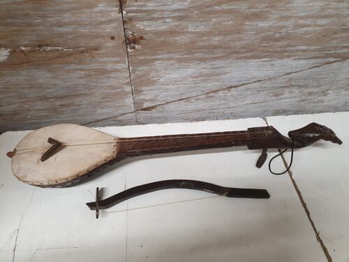 Gusle with Bow, 1 String Balkans Musical Instrument From Albania Carved Wood VGC - Afbeelding 1 van 21