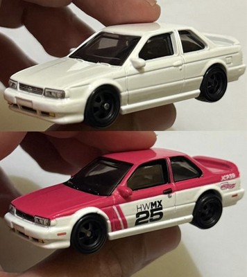 Hot Wheels 2025 Mexico Convention Nissan Sentra Prototype  2Piece-Metal Base Uns