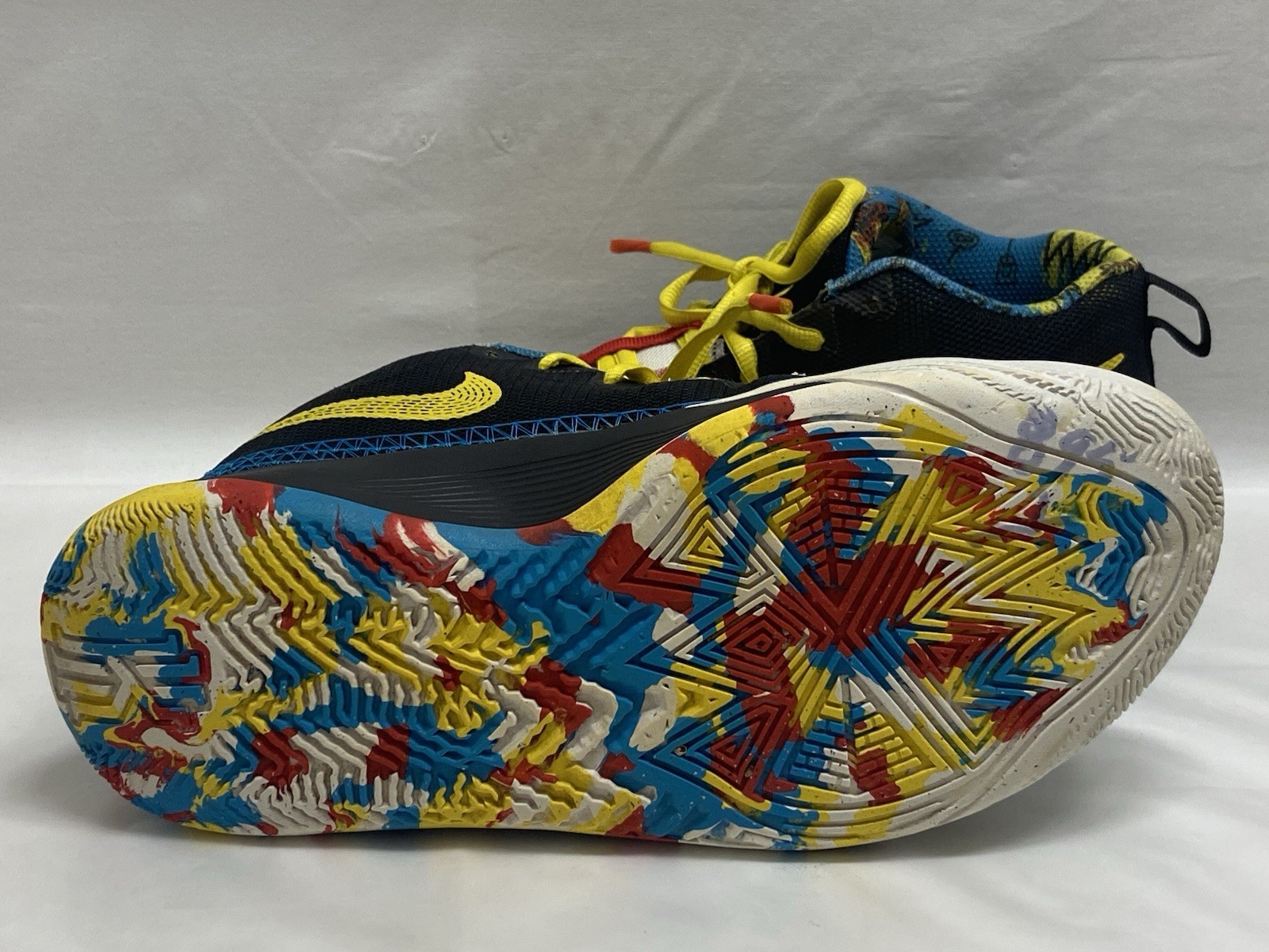 Nike Kyrie Flytrap 6 SE GS Youth 6Y Black Multicolor Basketball Shoes FD0215-001 image 3