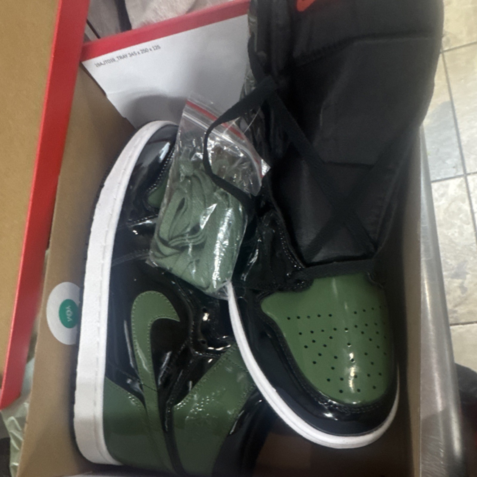 Jordan Air Jordan 1 Retro High OG Green Black White High Top Sneakers Lace Up