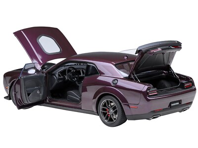 2022 DODGE CHALLENGER R/T SCAT PACK WIDEBODY HELLRAISIN 1/18 MODEL