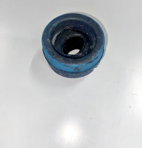 1986-1999 GENUINE GM ENGINE CRADLE INSULATOR, NEW OEM PART, P/N 25525871 - Image 2 of 4