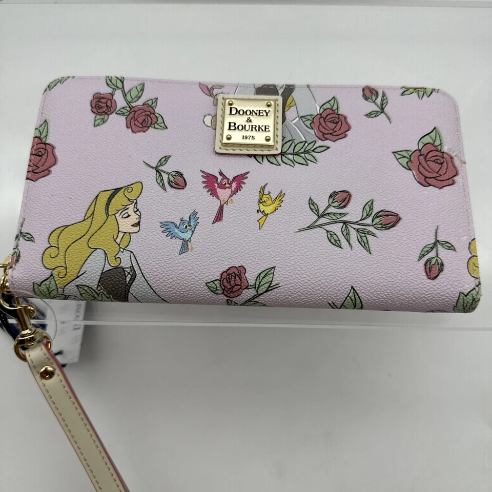 NUEVO CON ETIQUETAS 2024-Disney Dooney & Bourke Bella Durmiente 65 Aniversario Cartera Muñequera Foto 2 de 4