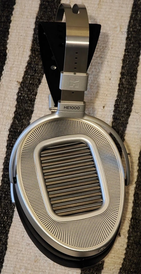 HifiMan HE1000 Unveiled High-End Headphone - Immagine 4 di 4