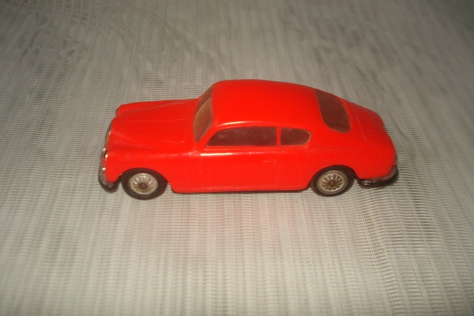 NOREV n°22 : Lancia Aurelia GT orange (corail) - 1/43 - sans boîte - Photo 3/4