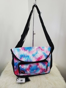 spacious shoulder bolsas