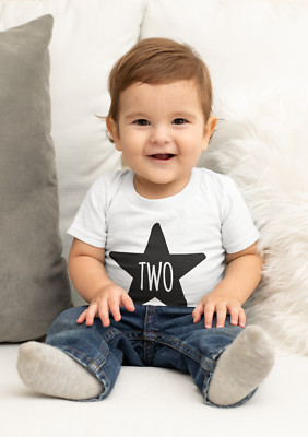 Zwei 2. Geburtstag Kinder Tshirt Geburtstag 2 Kinder Alter Geschenk Party Junge Mädchen Ich bin STAR