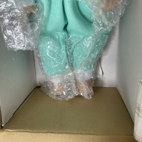 The Ashton Drake galleries doll-green / Teal Outlet-MINT - NEW IN BOX -12” - Picture 4 of 10