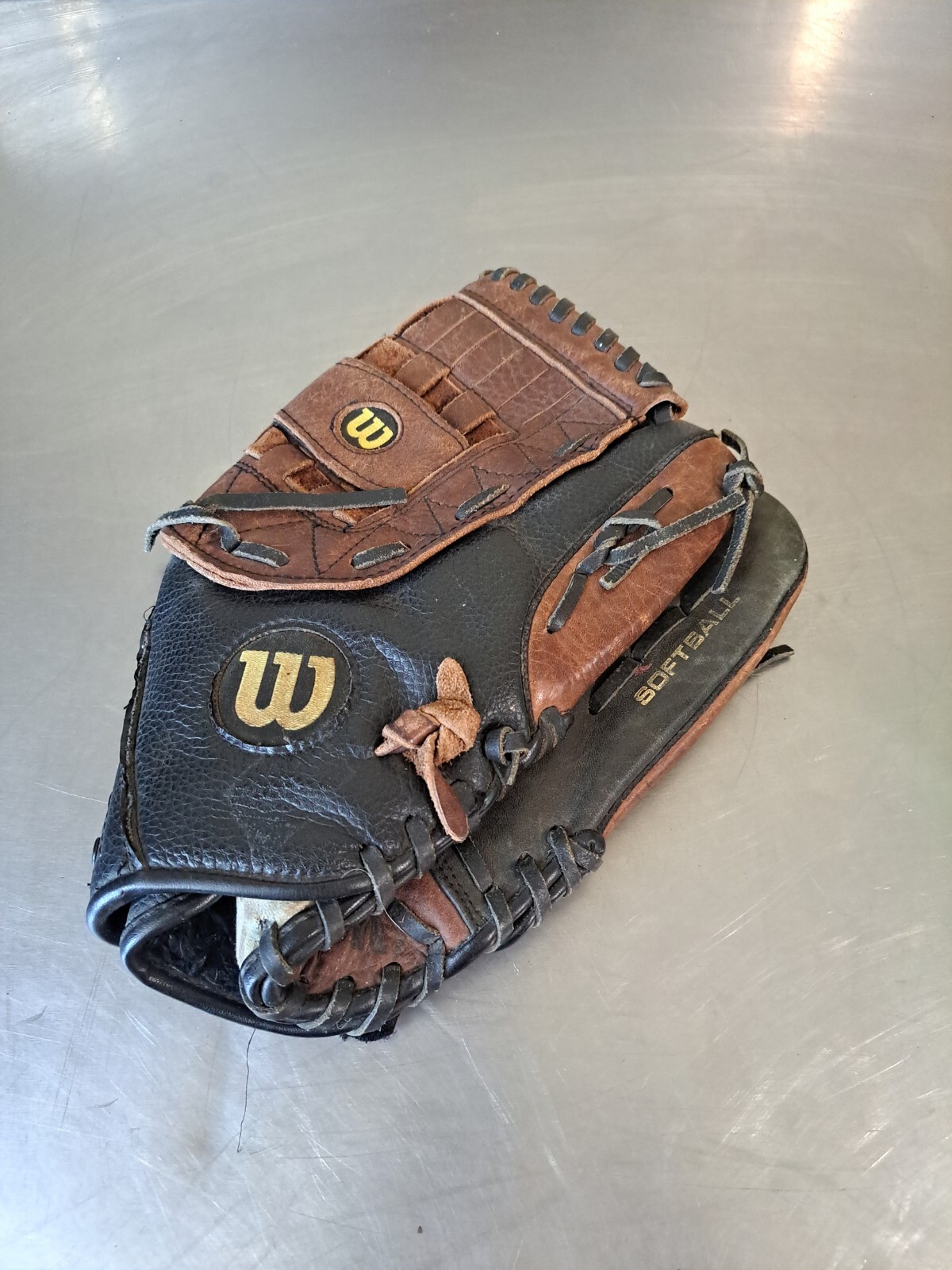 Wilson A2477 Elite Softball Glove 13" Leather Brown & Black Right