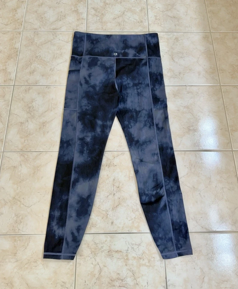 Gap Maternity Under Belly Recycled 7/8 Power Leggings Blue/Black Tie Dye size M - Image 3 of 4