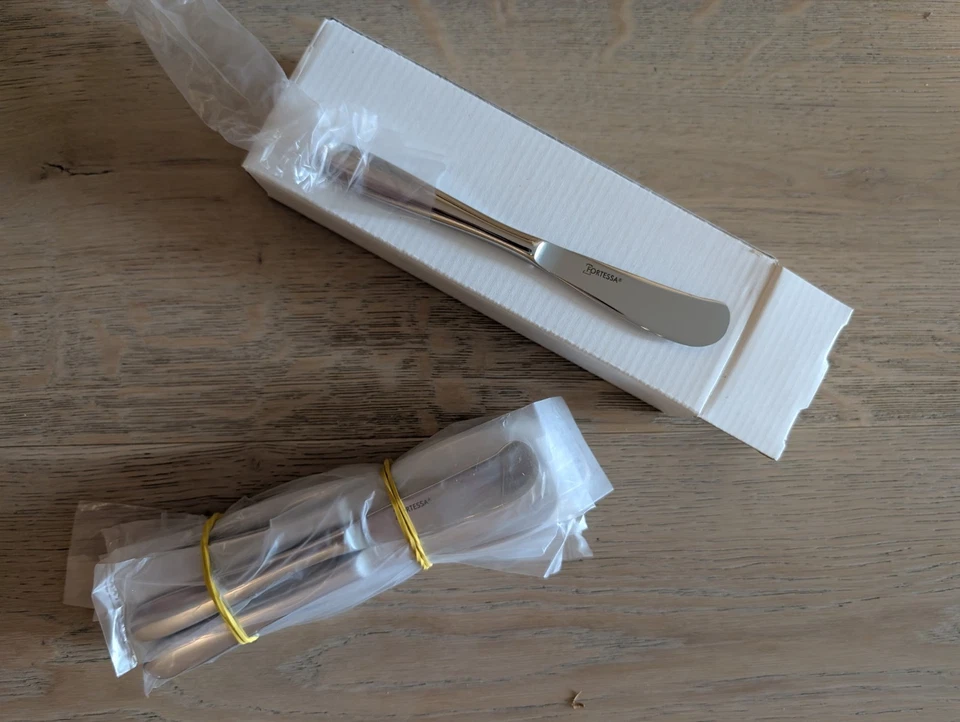 Cuchillo de mantequilla 12 fortessa Grand City 18/10 cubiertos de acero inoxidable mango sólido Foto 3 de 4