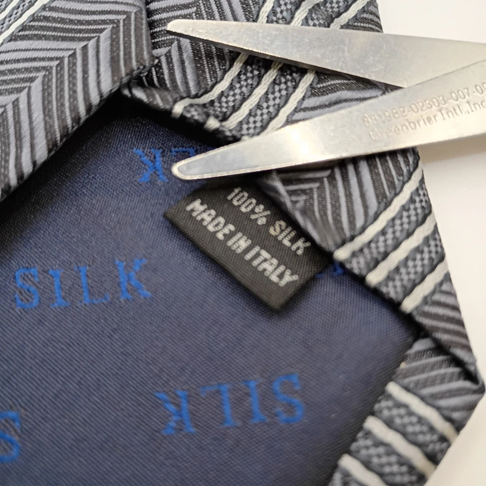 Corbata de seda para hombre Gianni Milan hecha en Italia gris y negro a rayas texturizada Foto 4 de 4