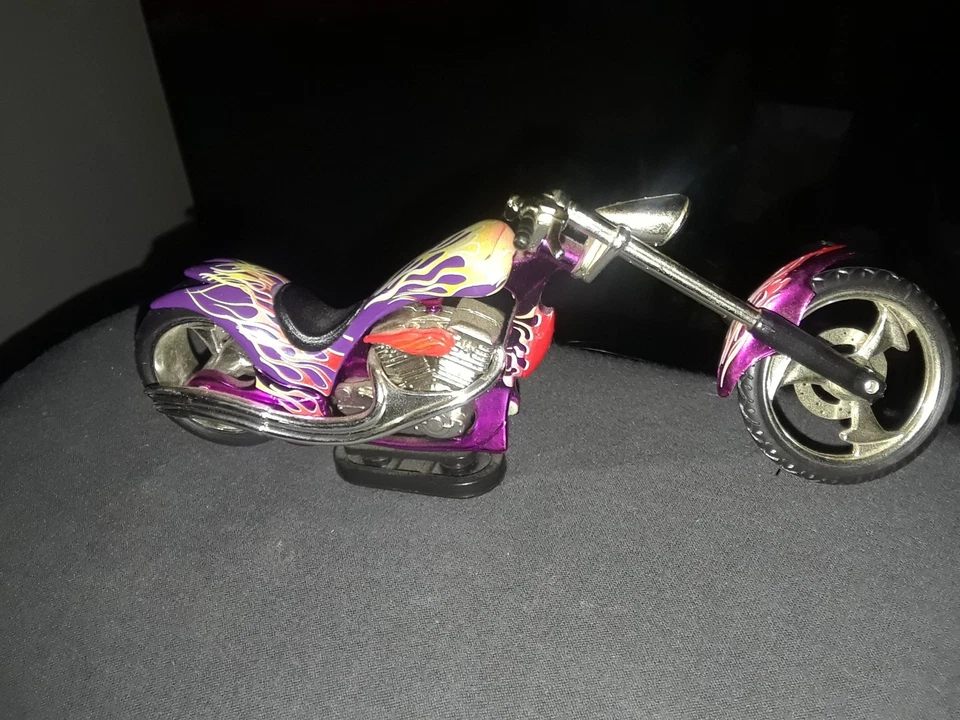 Picadora personalizada para motocicleta púrpura con llamas (sin marca) Foto 4 de 4