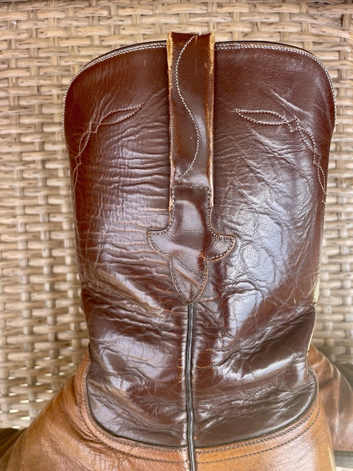 Vintage Lucchese Handmade Classics Men’s Cowboy Boots Sz. 9.5C Made USA  - Image 4 of 4
