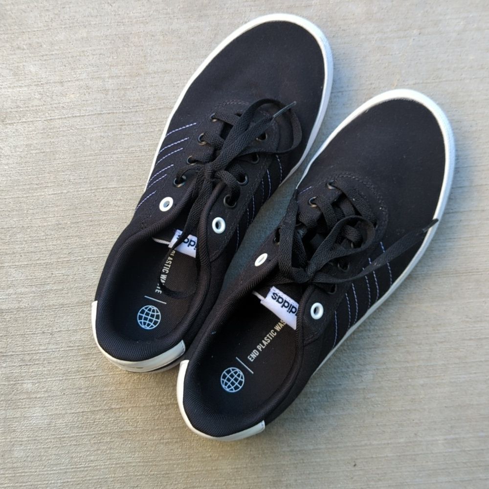 Adidas Women’s Vulcraid3R Trainers Black Skater Sneakers Size 6.5 Adidas Women’s Vulcraid3R Trainers Black Skater Sneakers Size 6.5