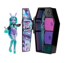 Monster High Skulltimate Secrets Neon Frights Twyla Doll HNF82-9564