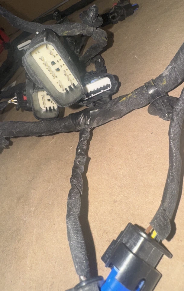 Arnés de cableado para parachoques trasero Cadillac CT4 2022 85540107 Foto 3 de 4