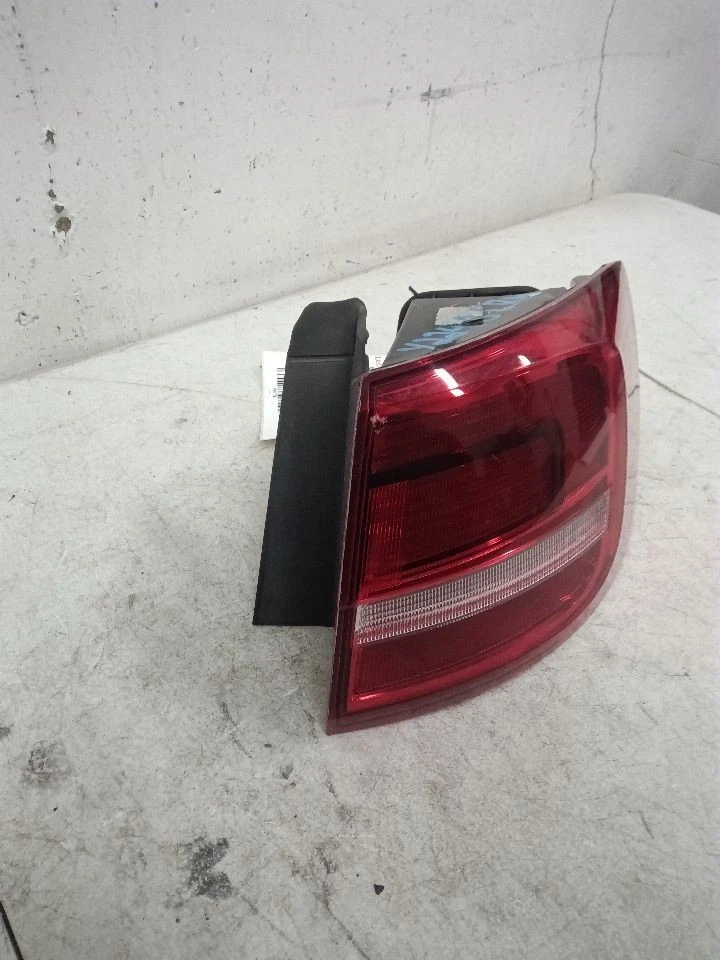 Luz trasera derecha derecha pasajero Volkswagen VW Jetta 2015 2016 lámpara incandescente Foto 3 de 4