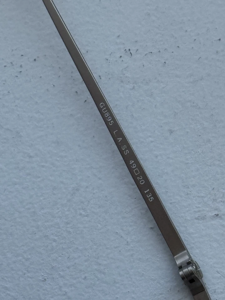 Gafas de sol Guess vintage años 90 hechas en Corea raro tinte ámbar plata marco ovalado Foto 3 de 4