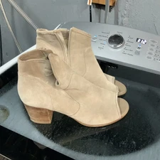 Crown Vintage Frankie Womens Taupe Suede Leather Ankle Heeled Zip Booties 11.5M