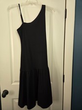 Asymmetric strap dress. One shoulder.