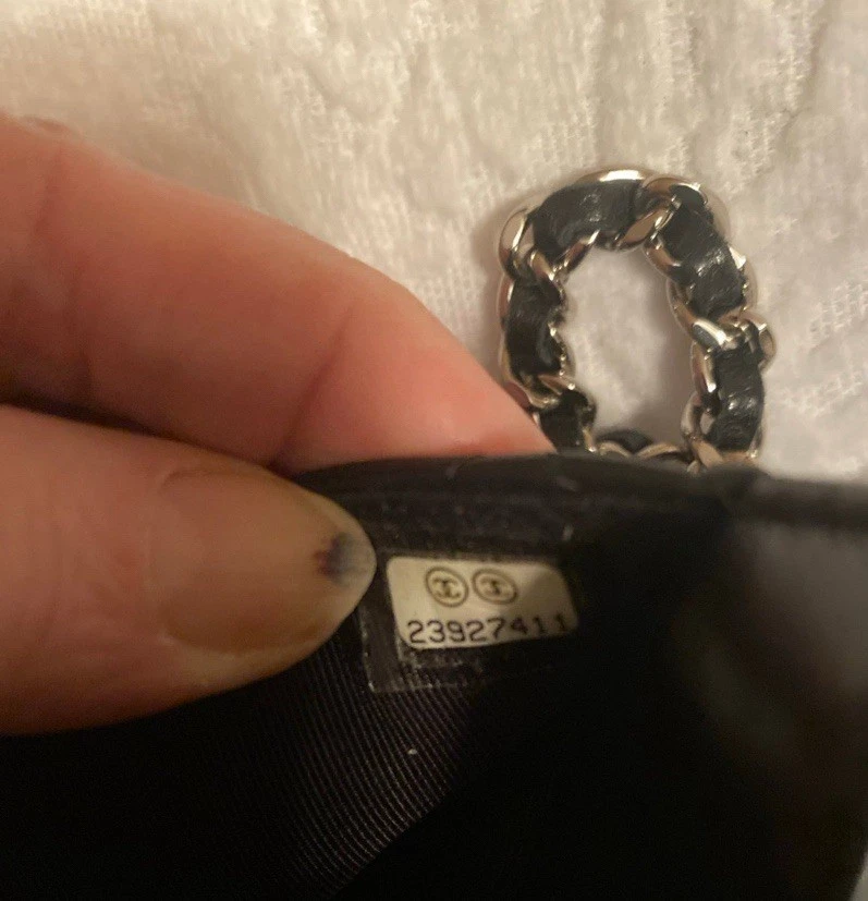 Bolso de hombro Chanel clásico negro con cadena piel de cordero Foto 4 de 4