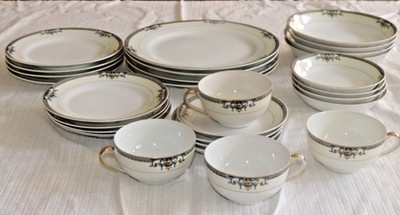 1924 Antique Noritake FRUIT BASKET Patterned 28 pc Dinnerware Set (Serves 4)