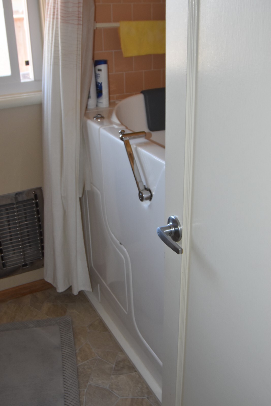 American Standard Liberation Walk in Tub/ Shower "NO RESERVE" "LOCAL