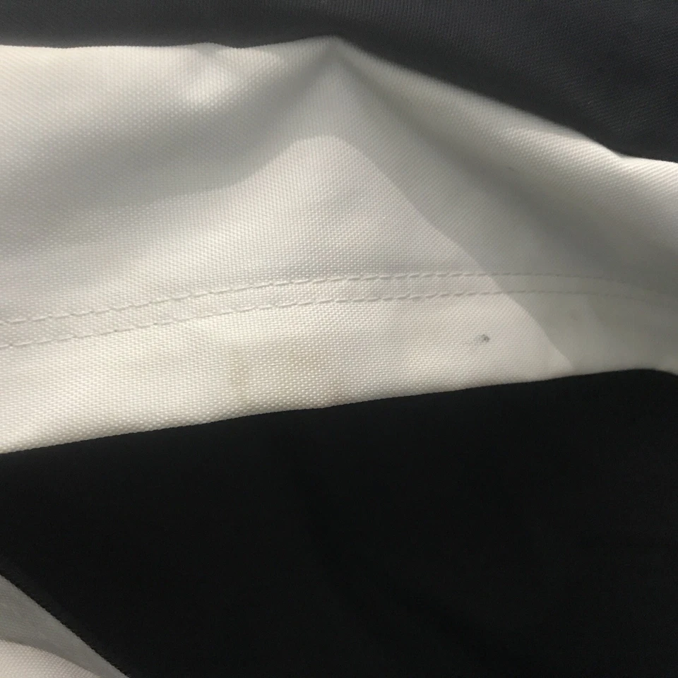 Bolsa de lona pequeña EastPak - negra/blanca Foto 4 de 4