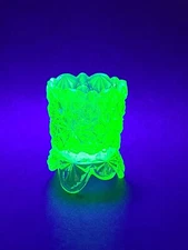 TOOTHPICK HOLDER  Daisy & Button Yellow Vaseline Uranium  