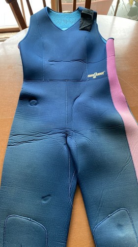 Sea Quest womens 2pc wetsuit 5/6 size - Picture 2 of 4