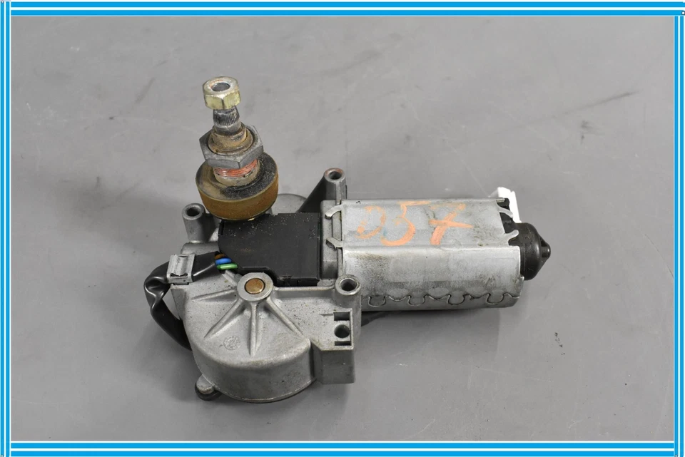 МОТОР СТЕКЛООЧИСТИТЕЛЯ ЗАДНЕЙ ДВЕРИ ПОДЪЕМНОЙ ДВЕРИ HUMMER H2 ОТ ОРИГИНАЛЬНОГО ПРОИЗВОДИТЕЛЯ 2003–2007 годов - Изображение 4 из 4