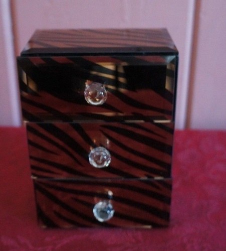 SCATOLA PORTAGIOIE ALLURE BY JAY A RIGHE DI TIGRE SPECCHIATA - Foto 1 di 4