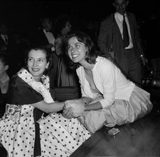Gia Scala attends Federico Fellini cocktail party in LA 1957 Old Photo 2