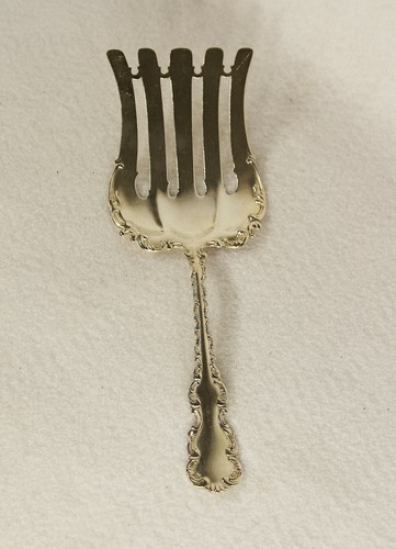 Antique Whiting Mfg. Co. Sterling Silver Asparagus Server Fork 1891 - Picture 9 of 9